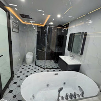 Bán Gấp Nhà , 60M2 8 Tầng Tại Đường Phố Trạm, Long Biên, Hà Nội, 18,5 Tỷ