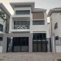 Chính Chủ Cần Bán Biệt Thự 3.5Tầng + Hầm, Xây Thô, Diện Tích: 240M2 Tại Kđt Thanh Hà Cienco5, Giá Thoả Thuận