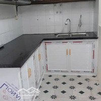 Cho Thuê Nhà Tập Thể Khu A Nghĩa Tân,Diện Tích90M Có 4 Phòng Ngủ 1Pk, 1Vs