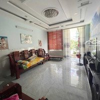 Hiếm Nhà Ở 54M2 Ngay Cạnh Vạn Hạnh Mallhẽm Xe Hơiô Tô Đỗ Cửa 3 Tầng 3 Phòng Ngủtặng Lại Nội Thất Chỉ 5.3 Tỷtl