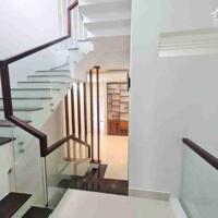 Cần bán siêu phẩm nhà 3 tầng, kiệt oto Tiểu La, giá sập sàn chỉ hơn 4 tỷ.