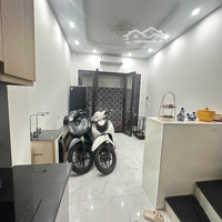Chính Chủ Bán Nhà Hoàn Kiếm - Vài Bước Ra Phố - Nhà Đẹp Ở Luôn - Tiện Ích Bạt Ngàn