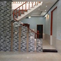 Bán Nhà Sổ Riêng Lầu Trệt!
Đường Võ Thị Sáu, P Đông Hòa, Tp Dĩ An Cách Big C Go. Khoảng 50