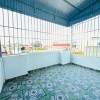 Bán nhà ngã tư Thạch Bàn - Cổ Linh. Gần Aeon Long Biên. Thang Máy. 35m x5T. Lh 0965858116