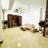 Bán nhà ngã tư Thạch Bàn - Cổ Linh. Gần Aeon Long Biên. Thang Máy. 35m x5T. Lh 0965858116