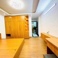 Bán nhà ngã tư Thạch Bàn - Cổ Linh. Gần Aeon Long Biên. Thang Máy. 35m x5T. Lh 0965858116