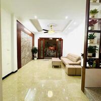 Bán nhà ngã tư Thạch Bàn - Cổ Linh. Gần Aeon Long Biên. Thang Máy. 35m x5T. Lh 0965858116