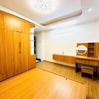 Bán nhà ngã tư Thạch Bàn - Cổ Linh. Gần Aeon Long Biên. Thang Máy. 35m x5T. Lh 0965858116