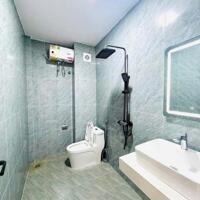 Bán nhà ngã tư Thạch Bàn - Cổ Linh. Gần Aeon Long Biên. Thang Máy. 35m x5T. Lh 0965858116