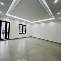 Bán Nhà Đẹp - Trung Tâm Quận - Cầu Giấy - Phân Lô Oto Vào Nhà - 6 Tầng Thang Máy Giá Nhỉnh 15Ty