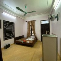 Cho Thuê Nhà Tai Kim Giang Thanh Xuân 70M,4T 4 Phòng Ngủvà 2Đh, Ở Nhóm ,Gia Đình ,Văn Phòng Giá 14 Triệu