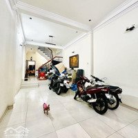 Bán Nhàhẽm Xe Hơitại Lý Thường Kiệt, 19 Tỷ, 64M2, 6 Phòng Ngủ 6 Vệ Sinh Q10, Hcm Hot!