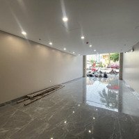 Cho Thuê Nhà Phân Lô Tại Dịch Vọng- Cv Cầu Giấy. Diện Tích: 98 M * 4 Tầng . Mt: 8 M. Chia Phòng. Giá Bán 30 Triệu