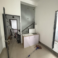 Căn Hộ Mới - Ban Công Thoáng - Full Nội Thất, Dọn Vào Ở Ngay!