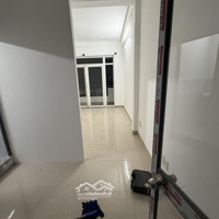 Căn Hộ Mới - Ban Công Thoáng - Full Nội Thất, Dọn Vào Ở Ngay!