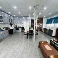 Bán Nhà Mặt Phố Phạm Văn Đồng, 32,5 Tỷ, 98M2 Giá Siêu Hời,Vỉa Hè Rộng Kinh Doanh Siêu Vip.