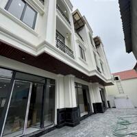 bán nhà 56m2-3 tầng ngõ oto vào , nhà hoàn thiện đẹp lung linh gần cầu Đại Thành.Giá 3.65 tỷ .Lh 0986498350
