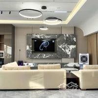 Chiếc Villas 4 Tầng Thiết Kế Sang Trọng Tìm Chủ Nhân Mới Nằm Ngay Bờ Sông Hàn - Đà Nẵng