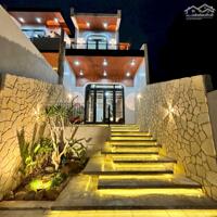 MỞ BÁN VILLA TỰA NÚI, FULL NỘI THẤT, MẶT TIỀN KIỆT 62 THANH HẢI THÔNG RA QUẢNG TẾ.