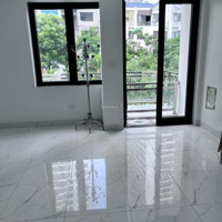 Cho Thuê Tòa Nhà Mặt Phố Nguyễn Đình Hoàn - Nghĩa Đô.diện Tích100M2*6T*Mt 10M, Thang Máy. Giá 75 Triệu/Th
