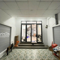 Nhà Trệt- 2 Lầu Mới 95%. Gần Làng Đhqg Tphcm. Diện Tích: 73M2. Dtsd~ 200M2. Đường 4M Thông. Giá: 3.7 Tỷ Tl