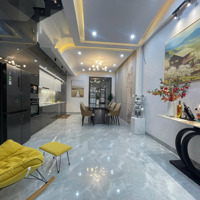 Nhà Phố Biển Đà Nẵng - 4 Tầng Mới Xây - Sát Biển Phạm Văn Đồng - Đường 7.5M