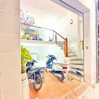 Nhà Hữu Hòa, Cầu Bươu, Có Sân Để Xe Riêng, 40M 4 Tầng, Chỉ 4.15 Tỷ