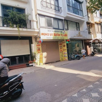 Bán Đất Đội Cấn, Ba Đình, Mặt Tiền Rộng 7.4M, 90/123M2, 43 Tỷ Có Tl