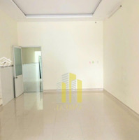 Nhà Cấp 4 - Sân - Đường Xe Tải 4X14M - Khu Thảo Điền Giá Bán 11 Triệu
