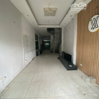 Chính Chủ Cho Thuê Nhà Mặt Phố Nguễn Khang:diện Tích60M2 X 2 Tầng,Mặt Tiền3.5M, Vị Trí Đẹp, 25 Triệu/Th