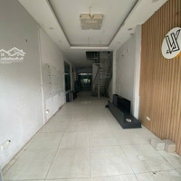 Chính Chủ Cho Thuê Nhà Mặt Phố Nguễn Khang:diện Tích60M2 X 2 Tầng,Mặt Tiền3.5M, Vị Trí Đẹp, 25 Triệu/Th
