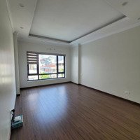 Siêu Phẩm Quận Long Biên - Nguyễn Văn Cừ, Thang Máy, Oto Đỗ Cổng, 41M2 X 6 Tầng, Mua Là Thắng