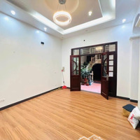 Nhà Đẹp Phố Dịch Vọng 46M2. 3T. 4 Phòng Ngủ. 30M Ra Mặt Phố. Giá Bán 8.7 Tỷ
