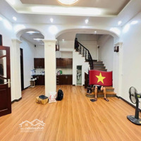 Nhà Đẹp Phố Dịch Vọng 46M2. 3T. 4 Phòng Ngủ. 30M Ra Mặt Phố. Giá Bán 8.7 Tỷ