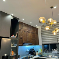 Nncmặt Tiền84 Bắc Hải Phường 6 Tân Bình , Trệt 2 Lầu St Nhà Siêu Đẹp