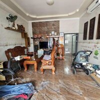 Nhà Hẻm 28 Đường Hùng Vương (trung tâm tp Sóc Trăng, sát bên CA tỉnh). Hẻm nhựa Ô tô tải vào tới nhà
