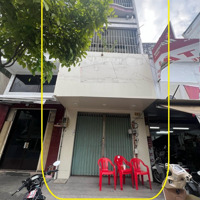 Nguyên Căn 1 Trệt 4 Lầu Mặt Tiền Huỳnh Mẫn Đạt Q5
