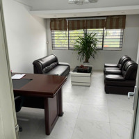 Chuyển Nhượng Lại Kiot 2,5 Tầng, 30M2 Đẹp Nhất Chợ Thương Mại Cầu Bươu