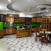 Chính Chủ Gấp Bán Biệt Thựmặt Tiềnnguyễn Bỉnh Khiêm, P1, Gò Vấp 4 Tầng. Giá Chỉ 30 Tỷ. Liên Hệ: 0913 620151