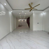 Cho Thuê Nhà Nguyên Căn Tại Sài Đồng - Oto Đỗ Cửa - Nhà Mới Kính Koong - Thích Hợp Làm Vp Kết Hợp Ở