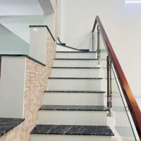 Chính chủ cần tiền xoay vốn đầu tư bán gấp nhà 1 trệt 1 lửng - đường bàu góc tân kiên !