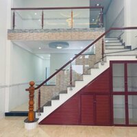 Chính chủ cần tiền xoay vốn đầu tư bán gấp nhà 1 trệt 1 lửng - đường bàu góc tân kiên !