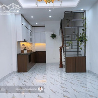 Chính Chủ Bán Nhà Phương Canh,Diện Tích35M2 X 5 Tầng. Gần Trường Fpt Trịnh Văn Bô.