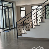 Cho Thuê Nhà Ngõ 178 Thái Hàdiện Tích68M X 4T Ô Tô Đỗ Cửa. Giá 27 Triệu/Th.