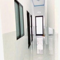 Kẹt tiền ngân hàng nên cần bán gấp căn nhà cấp 4 gần cuối đường Đồng Khởi, ngã ba trục 16