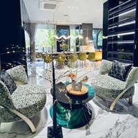 Bán Đơn Lập 2 Mặt Tiền Siêu Vip Phú Mỹ Hưng Quận 7 . Giá Tốt Nhất Hiện Tại Chỉ Sách Vali Vào Ở .
