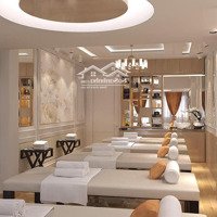 Cho Thuê Nhà Mặt Phố Bà Triệu, 250 Triệu, 220M2, Hàng Hiếm Tại Đẹp, Nhiều Tiện Ích