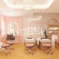 Cho Thuê Nhà Mặt Phố Bà Triệu, 250 Triệu, 220M2, Hàng Hiếm Tại Đẹp, Nhiều Tiện Ích