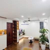 Bán Căn 3 Phòng Ngủ- 88,3M2 Sử Dụng, View Sông Hồng Cầu Vĩnh Tuy, Giá Bán 6,150 Tỷ. Liên Hệ: 0813 489 555
