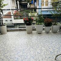 Bán nhà quận 11 - Hẻm xe tải đổ cửa sổ vuông đẹp - 6.2 T